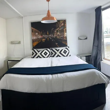 Rembrandt Square Boat Botel Amsterdam